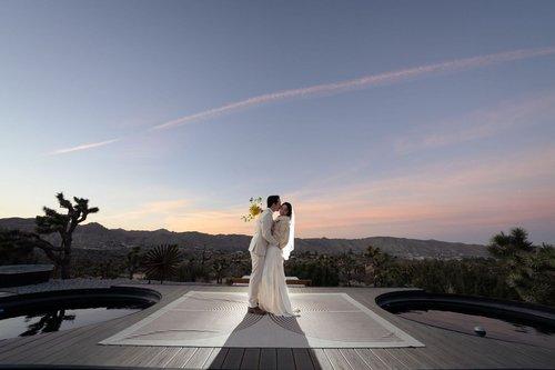 mobile - carousel-hero-element image-0